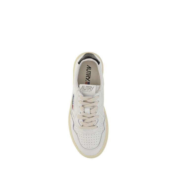 Autry White Calf Leather Bos Taurus Low Top Sneakers
