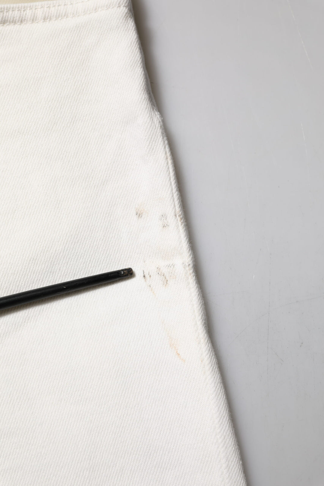 Dolce & Gabbana White Cotton Logo Plaque Slim Fit Denim Jeans