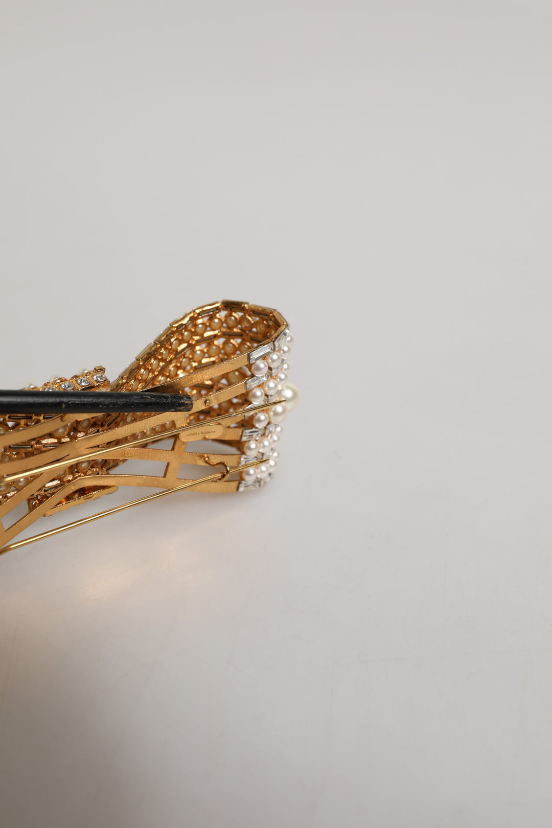 Dolce & Gabbana Gold Brass Glas Crystal Faux Pearl Embellished Brooch