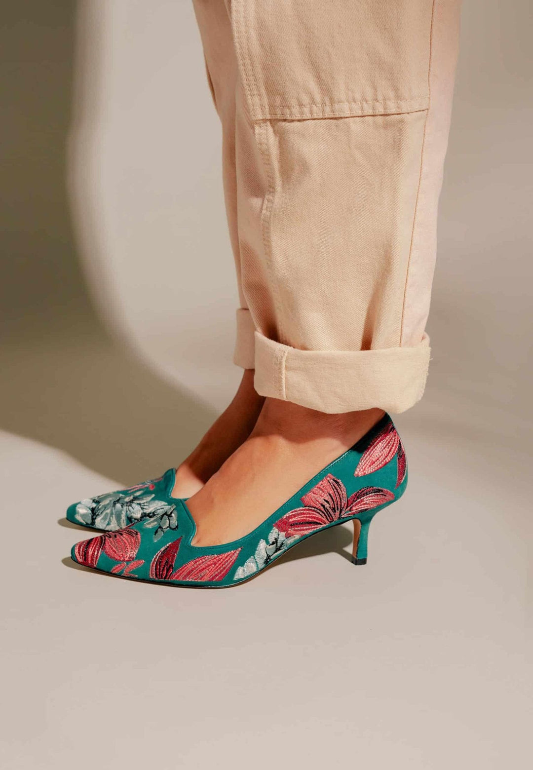 Mangará Atelier Turquoise Suede Embroidered Pumps – Kitten Heel Style