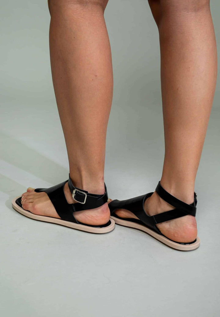 Mangará Atelier Black Leather Toe-Ring Sandals – Handmade Women’S Flat Sandals